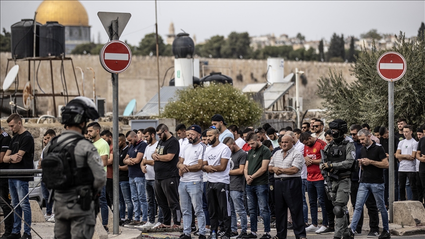 3500 مصلٍ أدوا صلاة الجمعة بالمسجد الأقصى رغم إجراءات الاحتلال