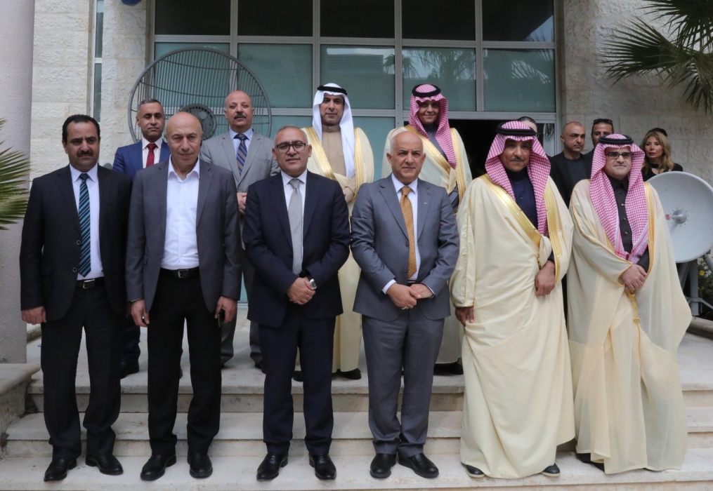 وزير الإعلام السعودي يزور مؤسسة الإذاعة والتلفزيون
