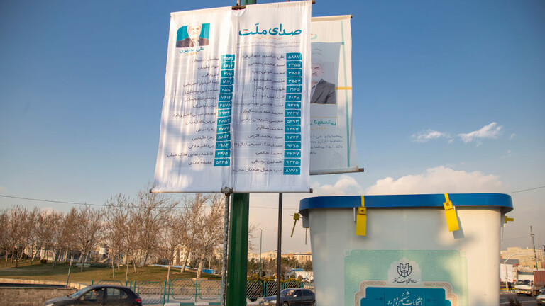 إيران تشهد انتخابات تشريعية وخامنئي أول المصوتين