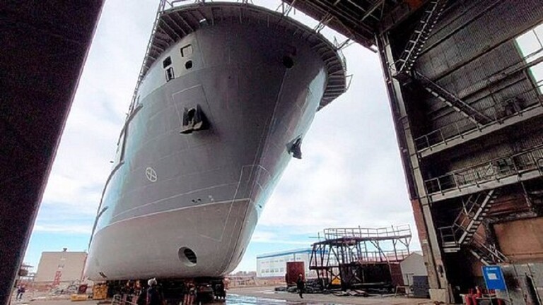 روسيا تدعم أسطولها بسفينة إمداد عسكري جديدة