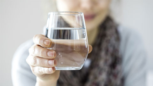 5 أسباب شائعة للشعور بالعطش الدائم