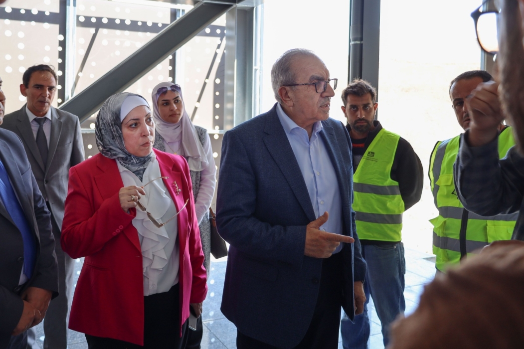 وزيرا الأشغال والنقل يتابعان التحضيرات لتشغيل مشروع حافلات التردد السريع عمانالزرقاء