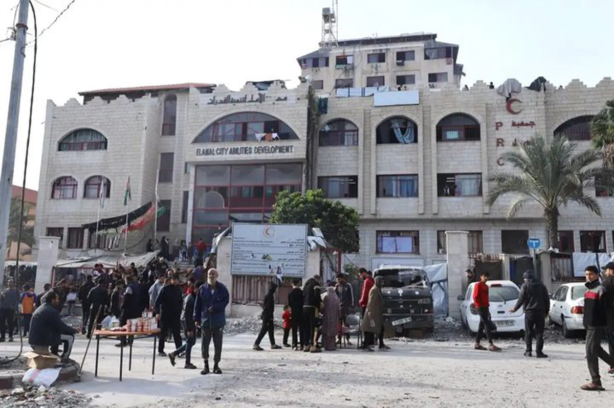الاحتلال يفرج عن 2 من طواقم الهلال الأحمر الفلسطيني