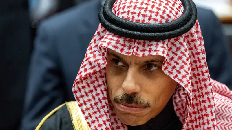 وزير الخارجية السعودي يتلقى اتصالاً من نظيره الصيني لبحث تهدئة المنطقة