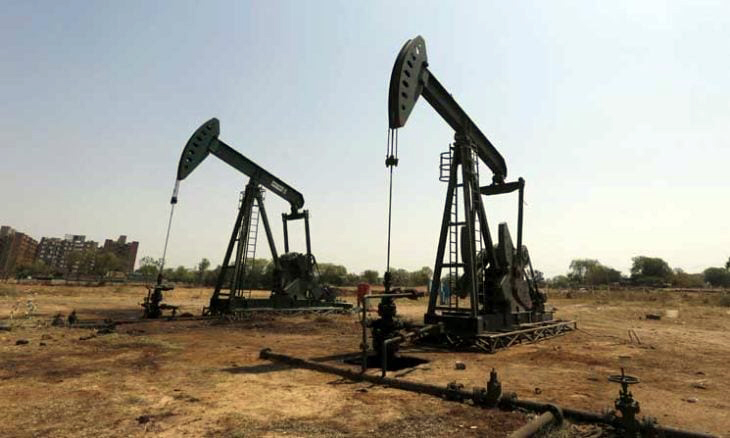 اسعار النفط ترتفع مع تقلص مخزونات الخام الأميركية