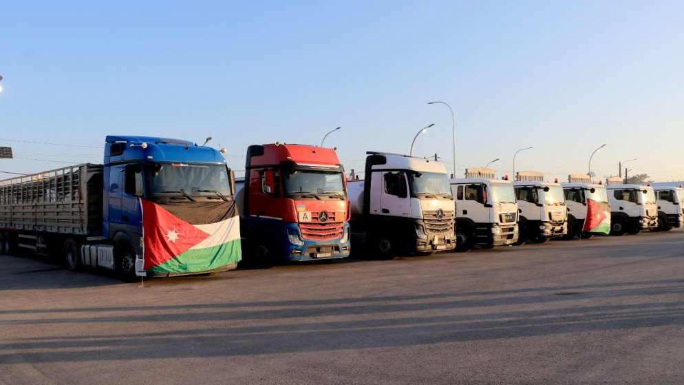 الأردن يسير ٤١ شاحنة من المواد الغذائية لأهلنا في غزة