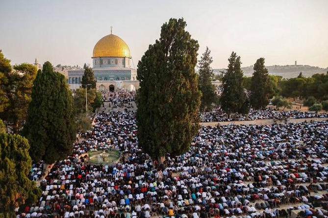 30 ألف مصل أدوا صلاة الجمعة في المسجد الأقصى المبارك