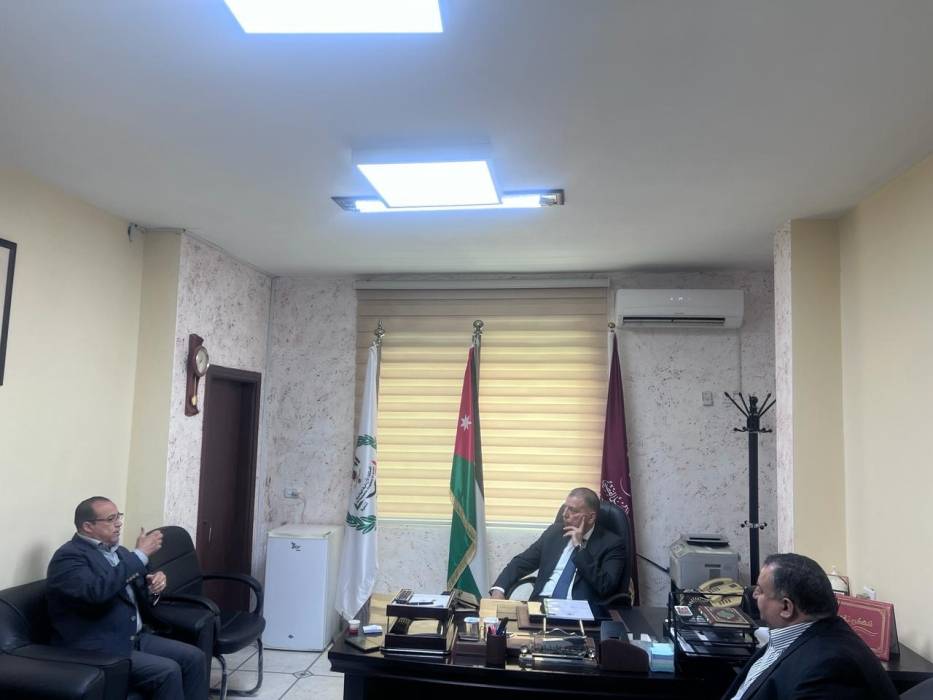وزير الداخلية يفوم بجولة تفقدية في محافظة الكرك