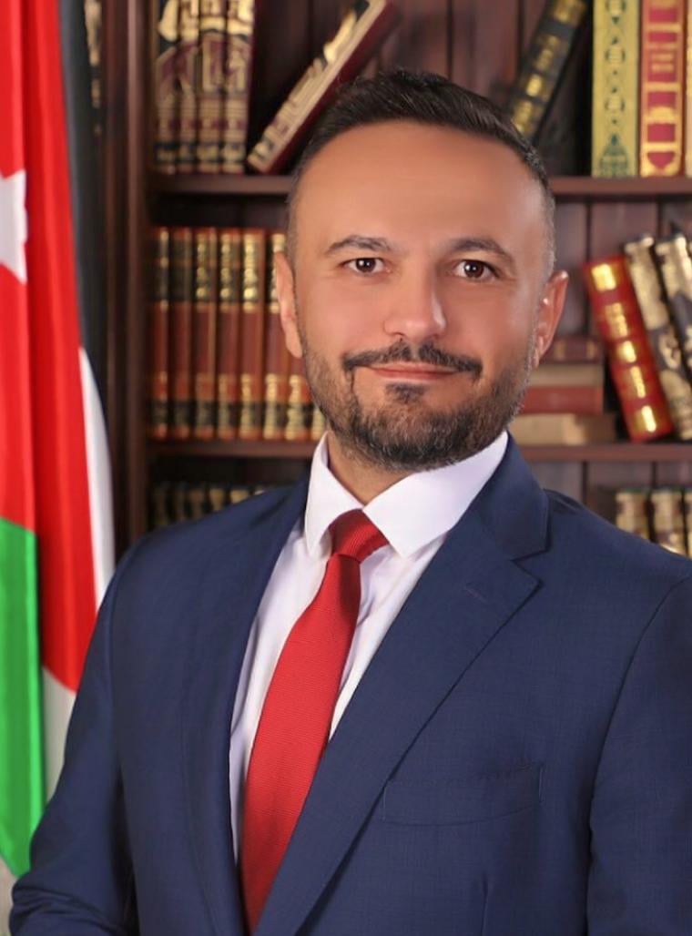 المحامي علاء ابو سويلم يكتب : .اختيار المرشح الأكفأ ليمثلنا تحت قبة البرلمان.