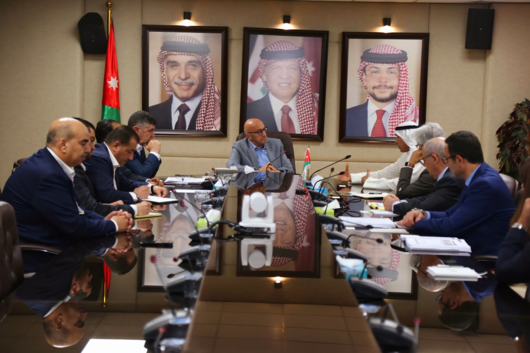 أبوالسعود يستعرض مع إدارة الصندوق العربي للإنماء الاقتصادي والاجتماعي أولوية قطاع المياه