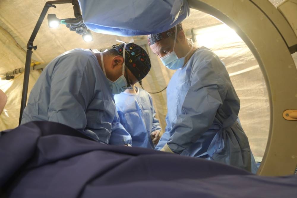 المستشفى الميداني الأردني جنوب غزة3 يجري عملية جراحية نوعية