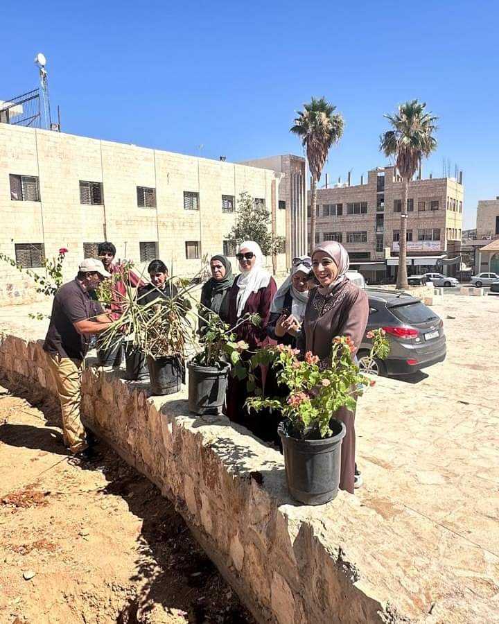 مبادرة لتشجير جوانب الطرق في الكرك