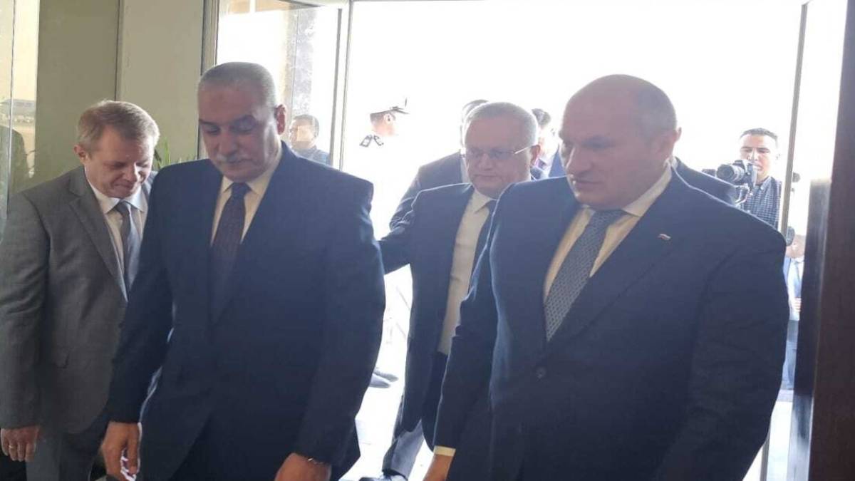 وصول وزير الطوارئ الروسي إلى مصر
