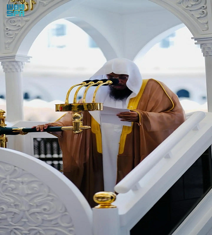 الشيخ خياط إمام المسجد الحرام في خطبة الجمعة: تلوث الألسنة بأرجاس السوء في الصيام أعظم قبحًا وأشد نكرًا