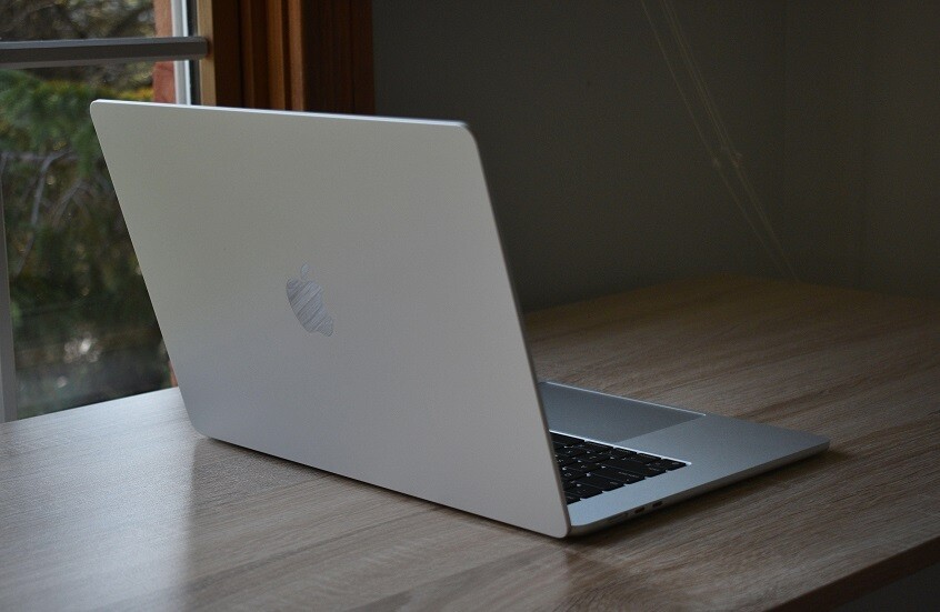 آبل تعلن عن حواسب MacBook Air الجديدة