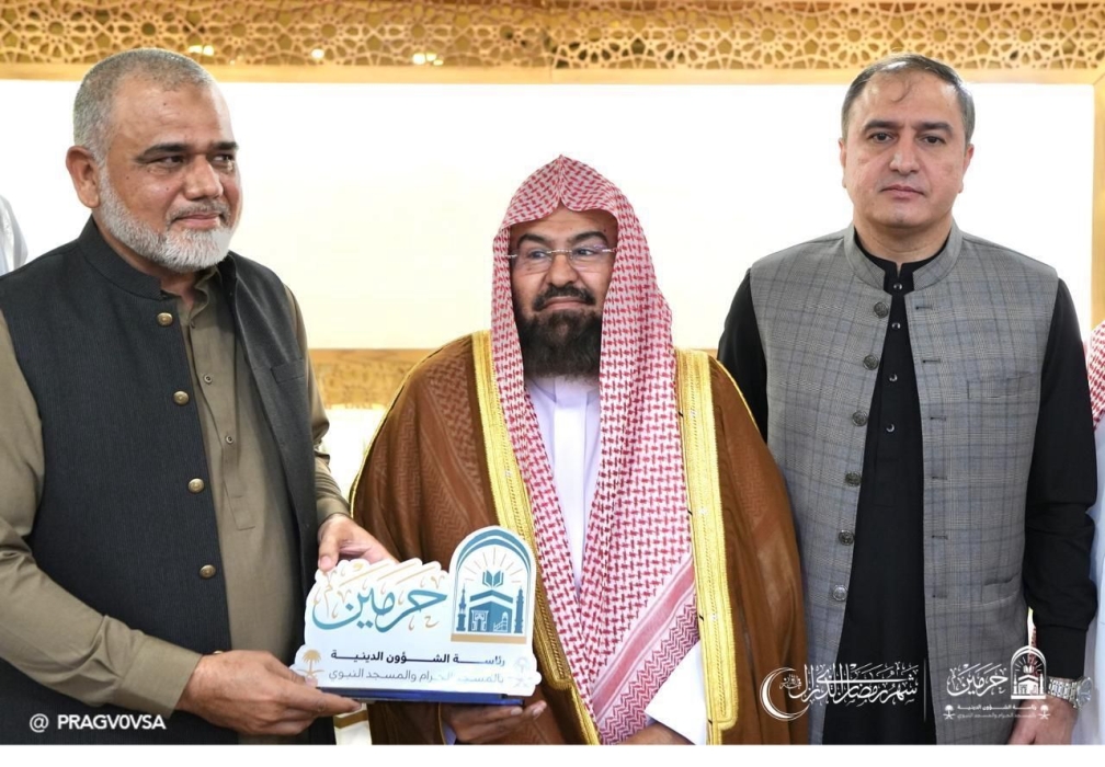 السديس : حاربوا التطرُّف والغُلو وانشروا التسامح والوسطية وانبذوا الكراهية والطائفية وعظموا القيم الاسلامية النبيلة