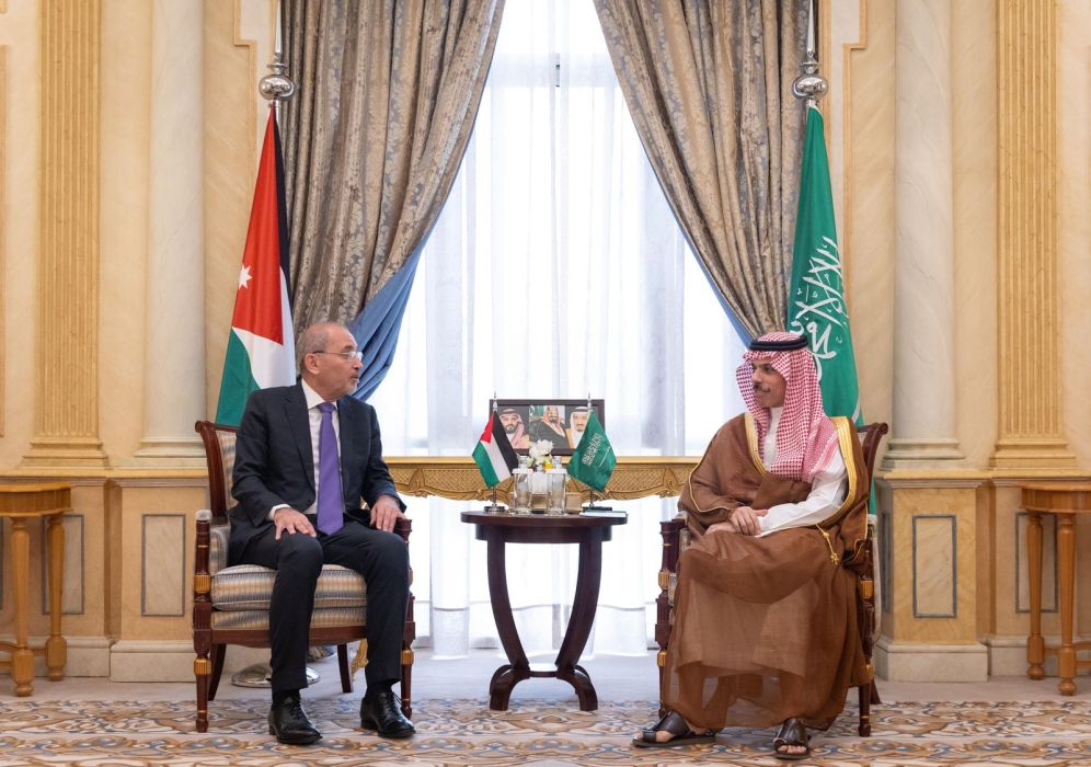 وزير الخارجية يلتقي نظيره السعودي