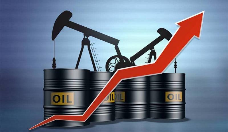 ارتفاع طفيف لأسعار النفط بعد أكبر تراجع شهري منذ 2021