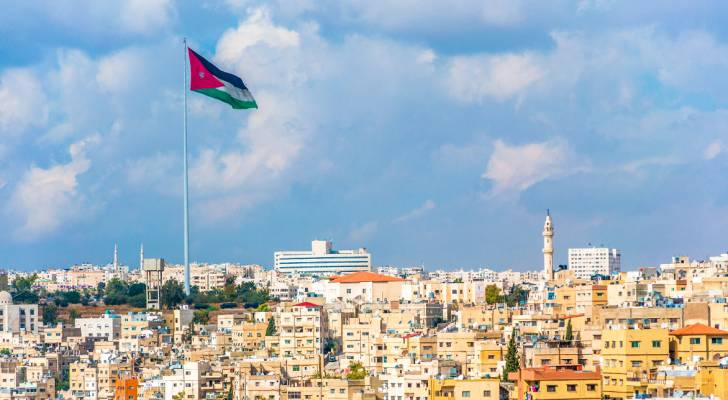 طقس معتدل اليوم وزخات مطرية جنوبي وشرقي المملكة .. غدًا