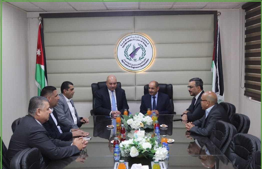 وزير الشؤون السياسية والبرلمانية يلتقي نقيبي الأطباء والمهندسين الزراعيين