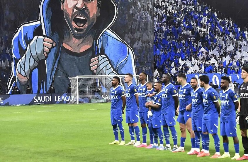 من هو المدرب الأقرب إلى تدريب الهلال السعودي؟
