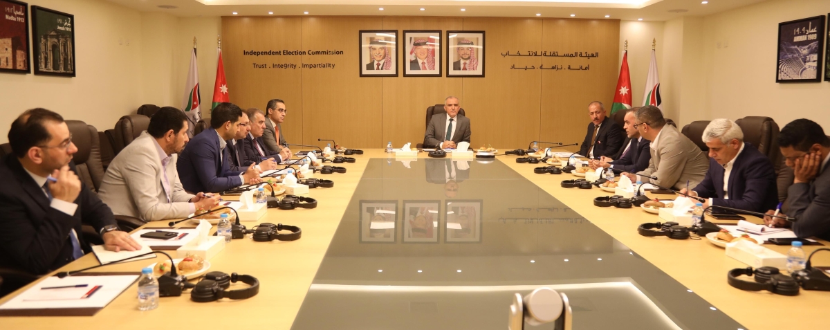 مستقلة الانتخاب تبحث إعداد سجلات الناخبين بناء على مكان الإقامة