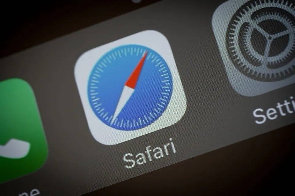 «أبل» تتحدى جوجل.. وتحول «سفاري» للذكاء الاصطناعي