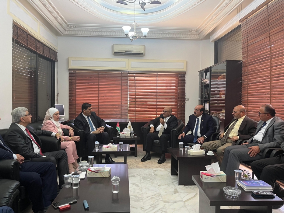 لجنة التوجيه الوطني والإعلام النيابية تزور نقابة الصحفيين، لتهنئة المجلس الجديد بفوزه بثقة الهيئة العامة