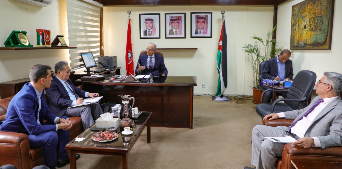 الهاشمية وجامعة الصين لعلوم الأرض تبحثان التعاون الأكاديمي