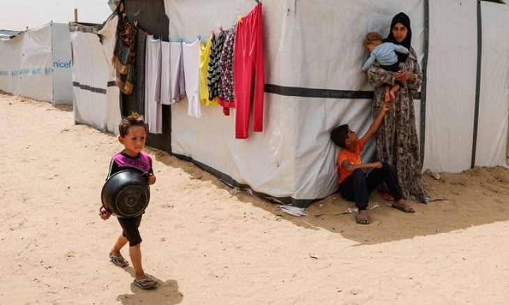 الغارديان: القصة الحقيقية وراء صورة سوار عاشور الهزيلة التي صدمت العالم