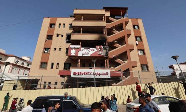 “جريمة حرب جديدة”.. شهيدان فلسطينيان أحدهما صحافي بقصف إسرائيل مجمع ناصر الطبي في غزة (صور )