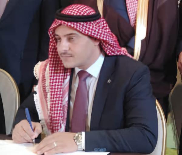 د. فوزان البقور العبادي : حكومتنا الإلكترونية إلى أين .. ؟