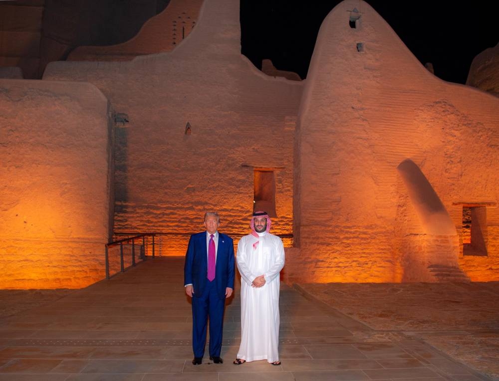 ولي العهد السعودي يصطحب الرئيس الأمريكي في جولة بحي الطريف التاريخي في الدرعية