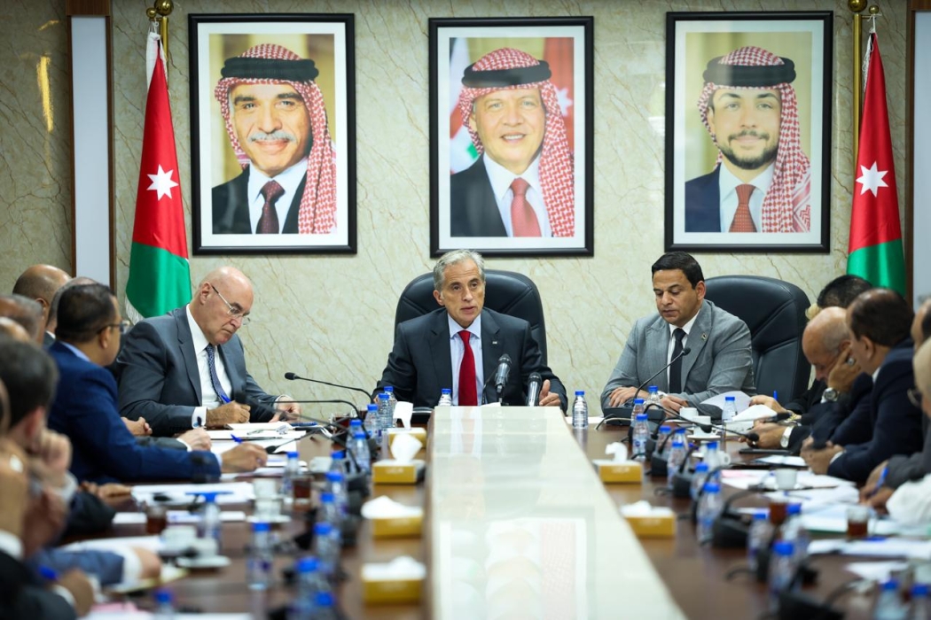 رئيس الوزراء يلتقي كتلة عزم النيابية