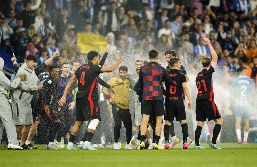 رد فعل مفاجئ من لاعبي برشلونة على محاولة إسبانيول إفساد الاحتفالات