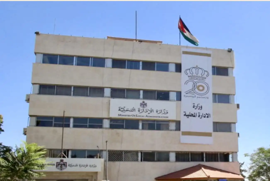 تجاوزات بعض رؤساء بلديات تعطل الإصلاح الإداري وتنذر بفوضى