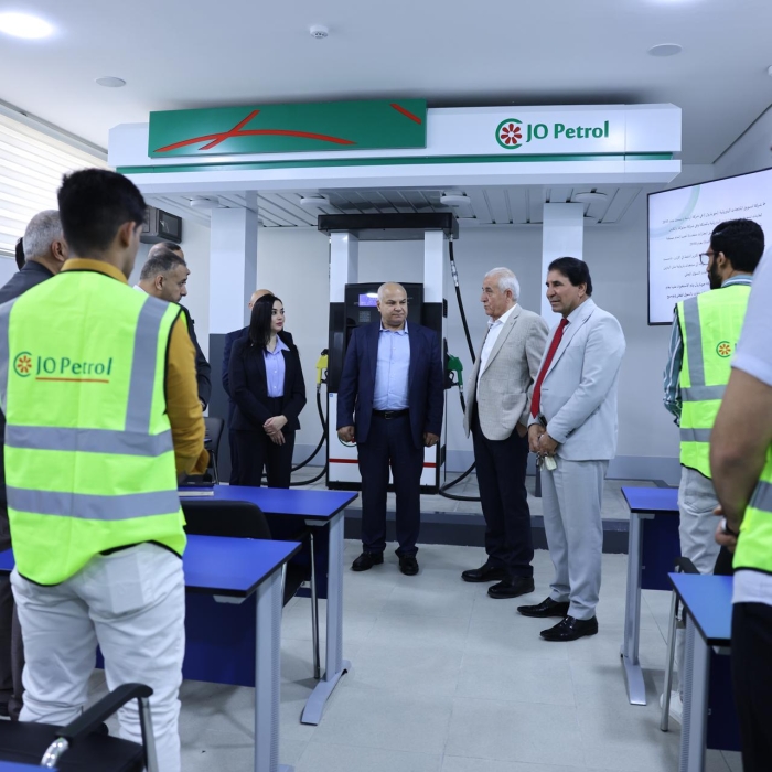 وزير العمل يطلع على خطط مركز التدريب والتطوير لشركة جوبترول