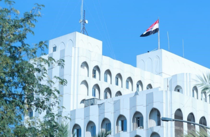 وزارة الخارجية العراقية تنفي مزاعم نقل الوزير فؤاد حسين رسالة من الرئيس الأمريكي إلى إيران