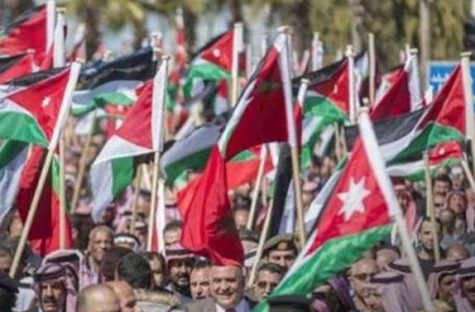 العـمانيون يبتهجون فرحًا بعيد الاستقلال