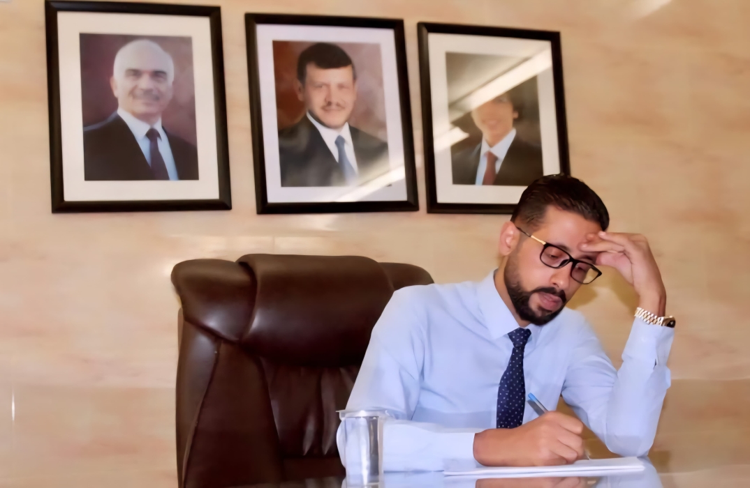 الدكتور محمد العشي : في عيد الاستقلال الأردني الـ٧٩ : قرار تاريخي بالسماح للأردنيين بالسفر إلى سوريا دون موافقة مسبقة