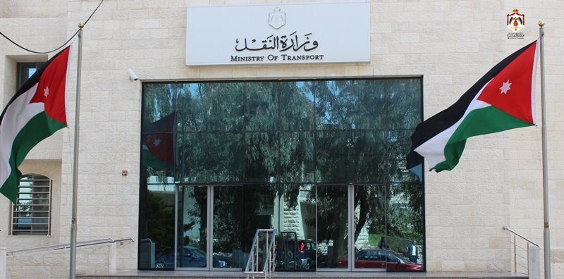 النقل: لا تكدس للسلع في موانئ العقبة وحركة الشاحنات تسير بانسيابية كاملة