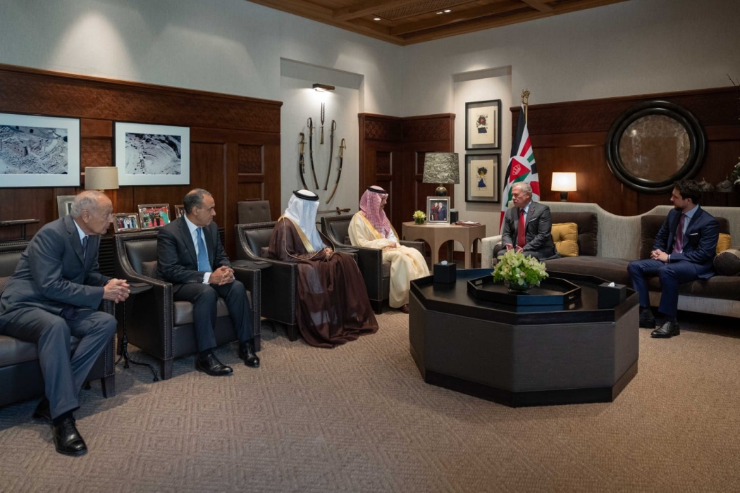 الملك يلتقي وفد اللجنة الوزارية العربية الإسلامية المكلفة بالتحرك الدولي لوقف الحرب على غزة