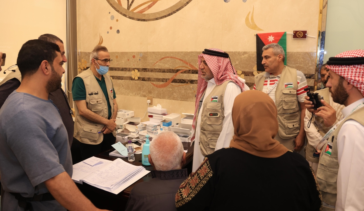 وزير الأوقاف يتفقد الحجاج في مكة المكرمة