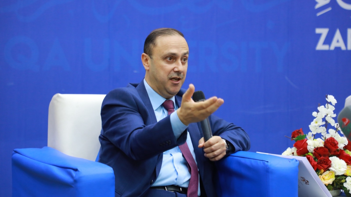 محاضرة لوزير الاتصال الحكومي حول دور الإعلام في المشاركة السياسية