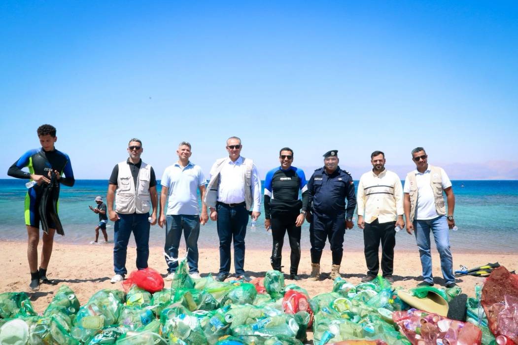 العقبة الخاصة تنفذ حملات توعية وتنظيف للشواطيء
