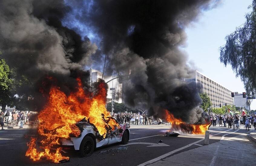 سي إن إن: اعتقال 27 شخصا في احتجاجات لوس أنجلوس