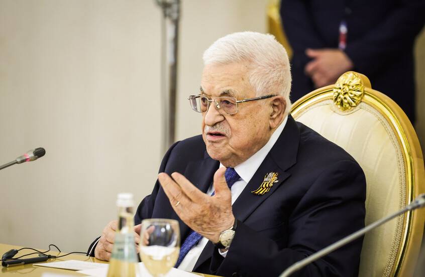 في رسالة إلى ماكرون.. عباس يؤيد نزع سلاح حماس وعدم مشاركتها في حكم غزة