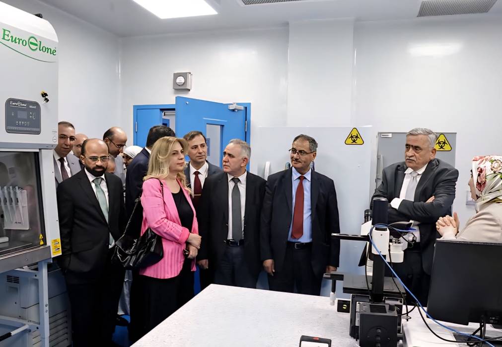 الأردنية تُطلق أول مختبر جامعي لدراسة الفيروسات بنموذج الخلايا الحية