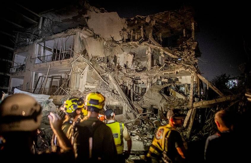 الجيش الإيراني يعلن استخدام مسيرات آرش في الهجمات على إسرائيل