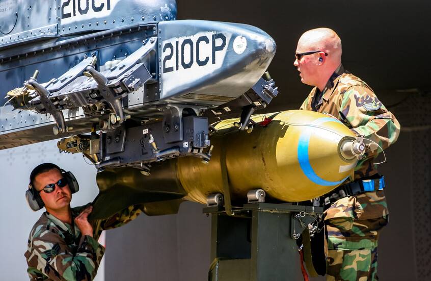 أكسيوس: الجيش الأمريكي وحده يحتفظ بسلاح حاسم في المواجهة مع إيران